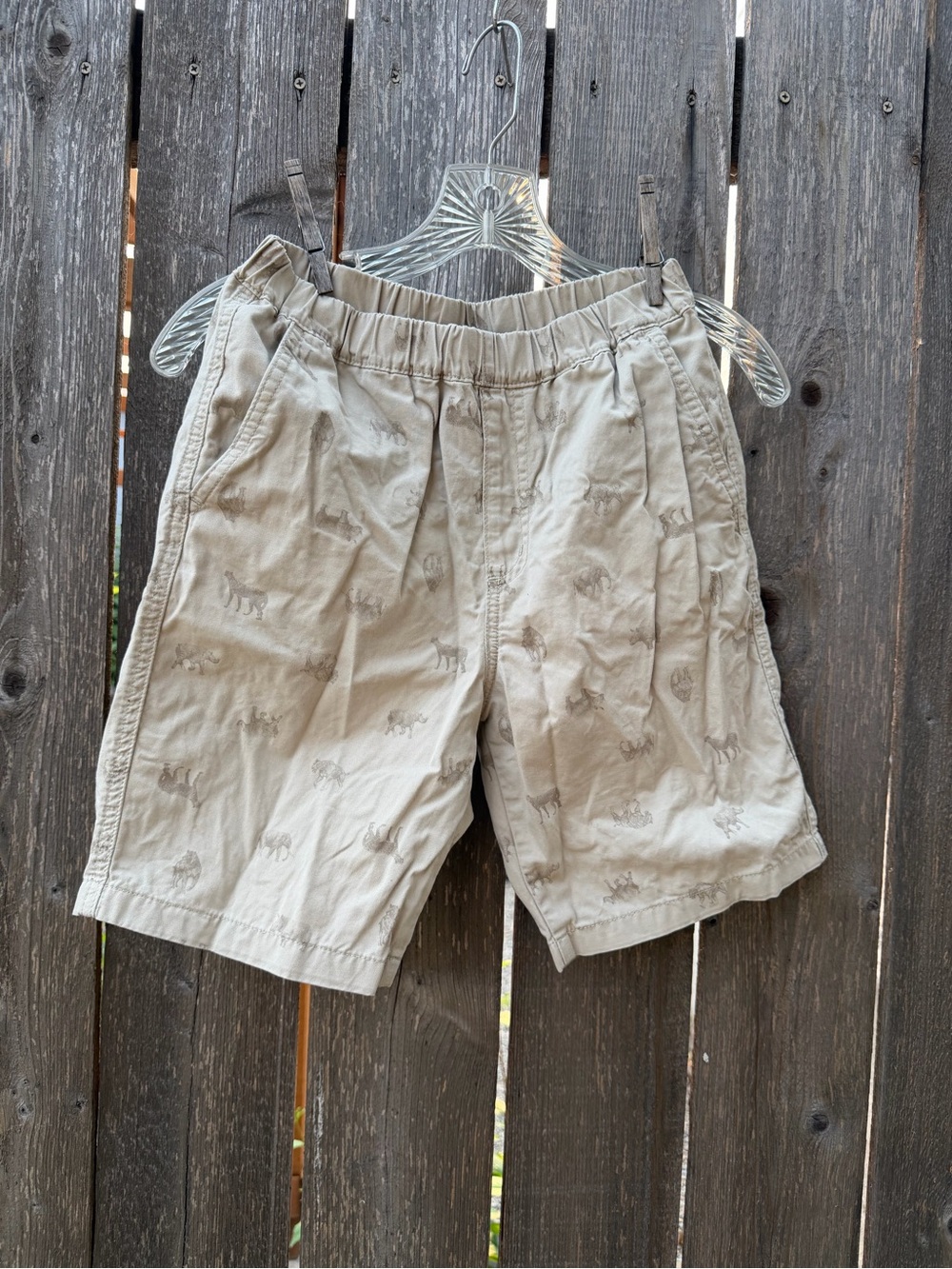 Size 9-10 uniqlo elastic waist shorts
